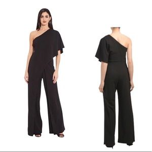 NWT ADRIANNA PAPELL Flutter One Shoulder Jumpsuit